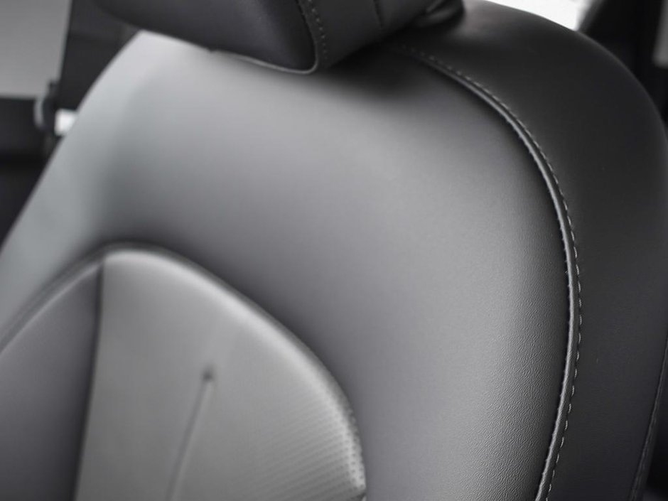 2026 Hyundai Kona Electric Preferred with Ultimate Package-19