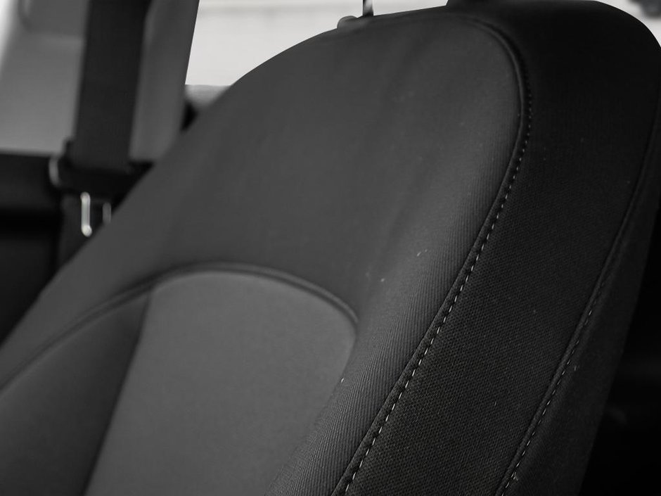 2026 Hyundai Kona Electric Preferred-18