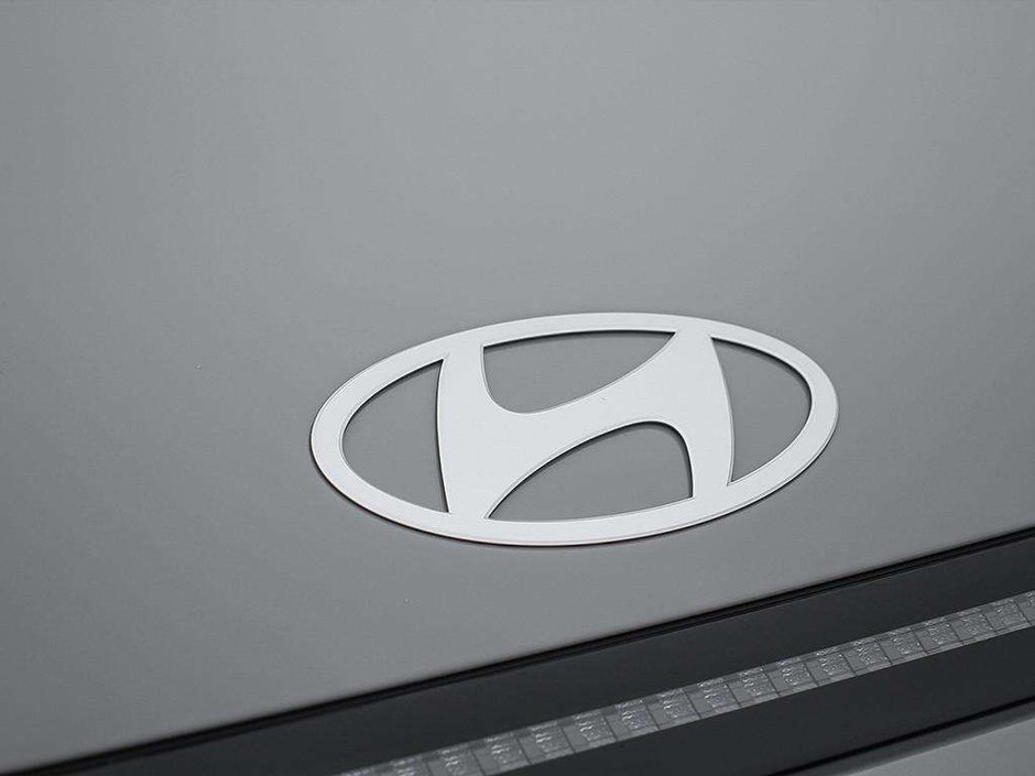 2026 Hyundai Kona Electric Preferred-8