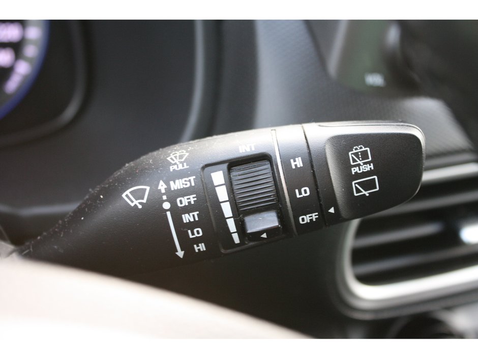 2018 Hyundai Kona 2.0L Luxury-16