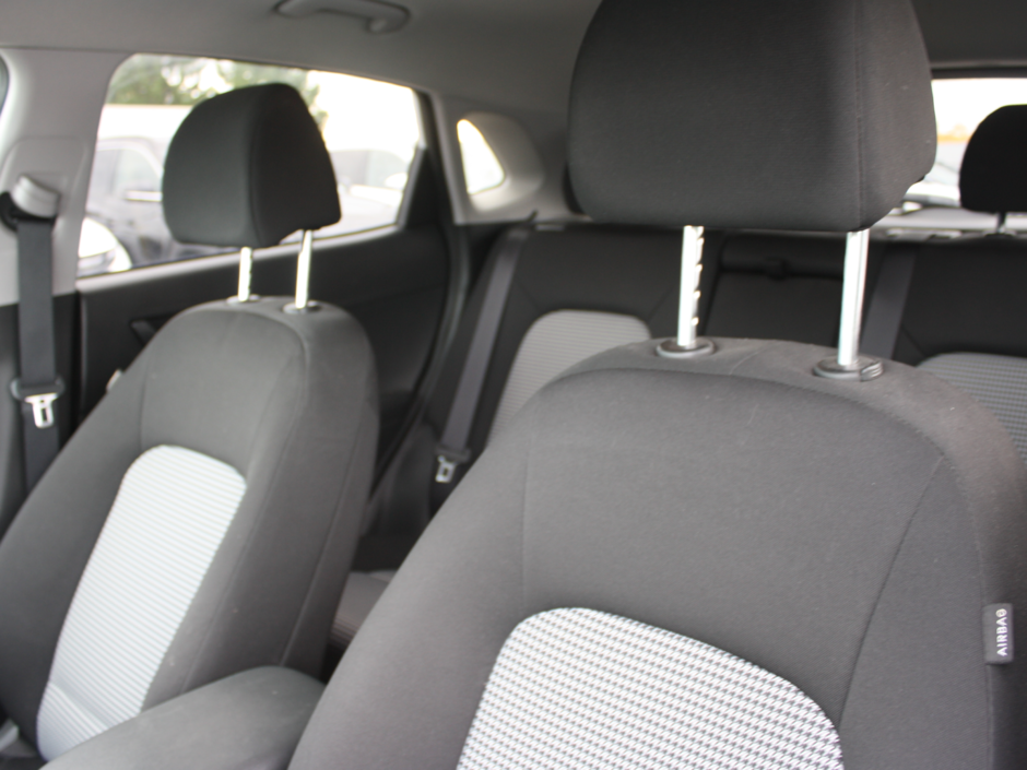 2021 Hyundai Kona 1.6T Trend-8