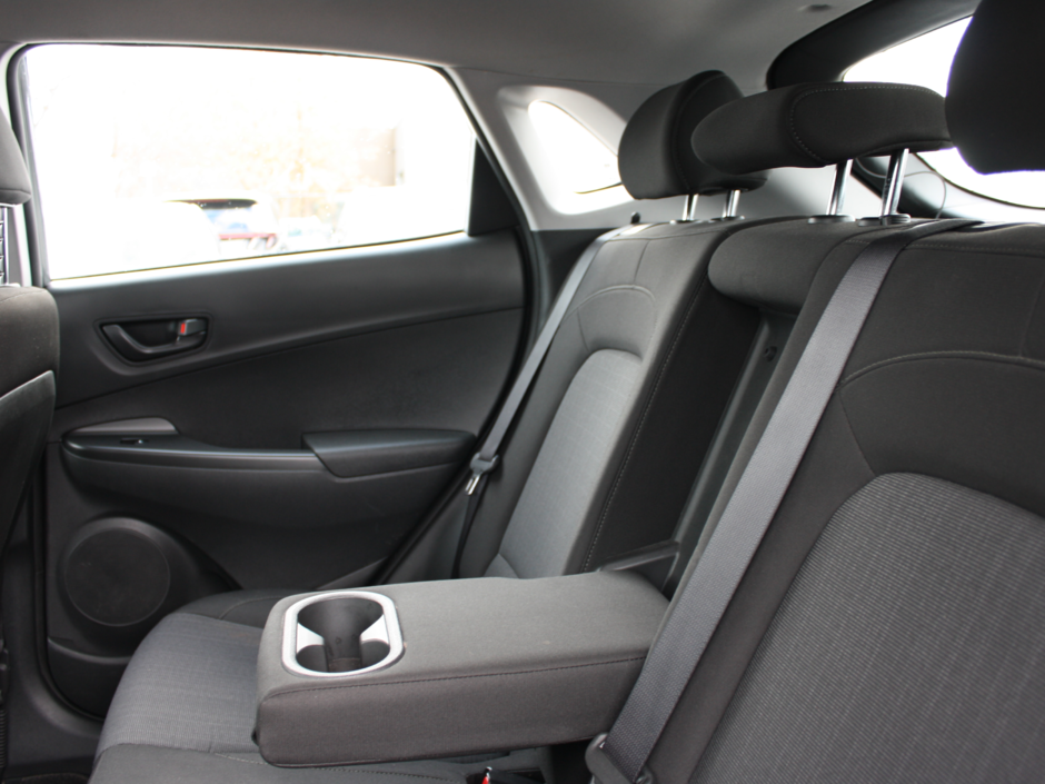 2022 Hyundai Kona 2.0L Essential-11