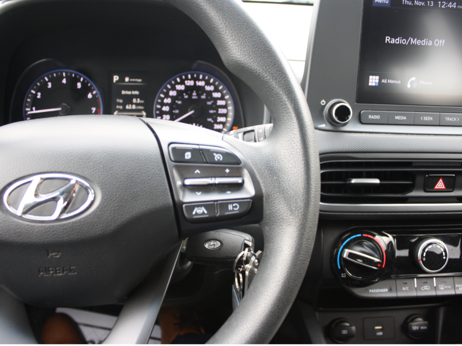 2022 Hyundai Kona 2.0L Essential-13