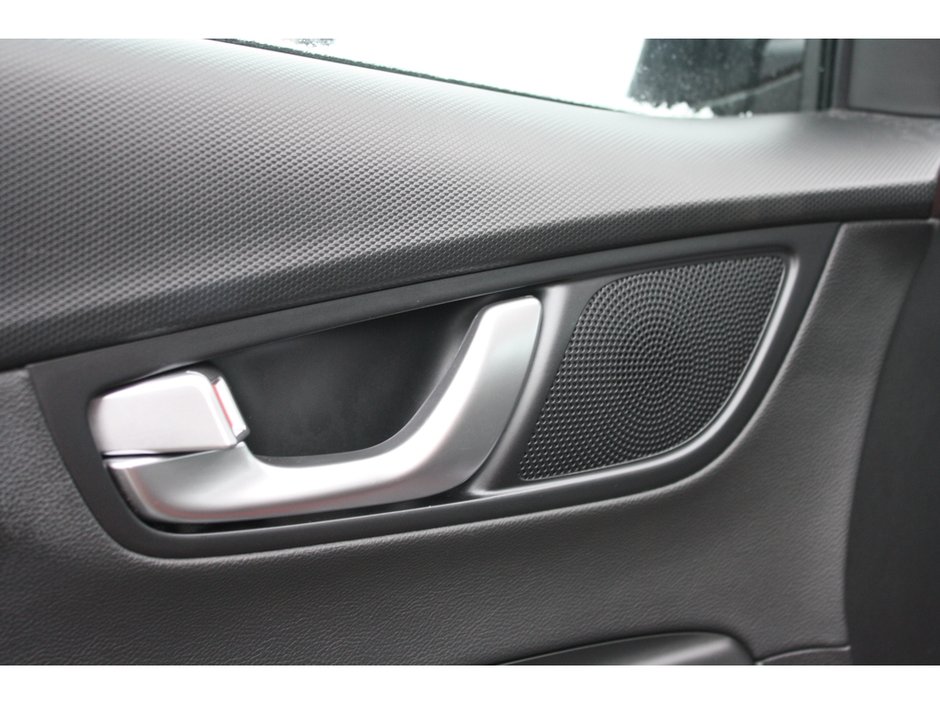 2023 Hyundai Kona 2.0L Preferred-8