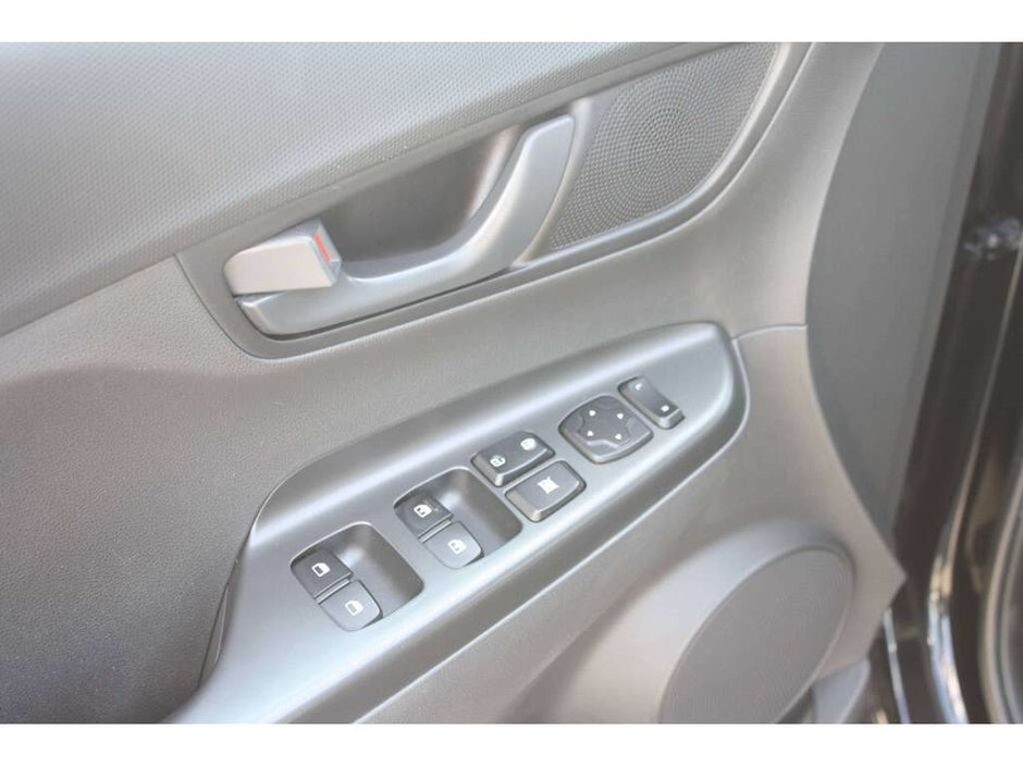 2023 Hyundai Kona 2.0L Preferred-8