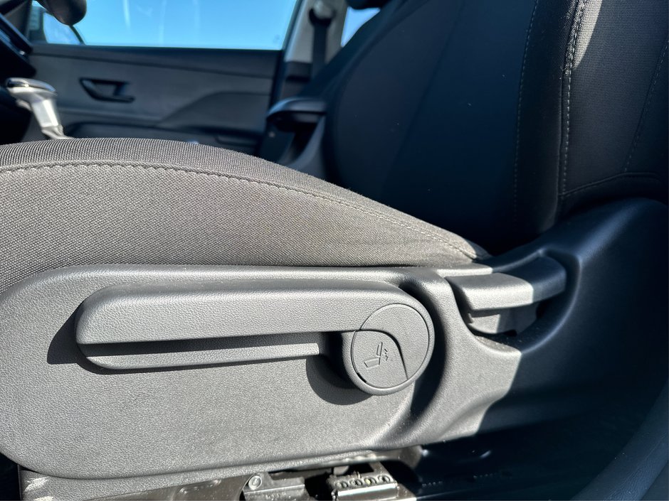 2024 Hyundai Kona 2.0L Preferred-15