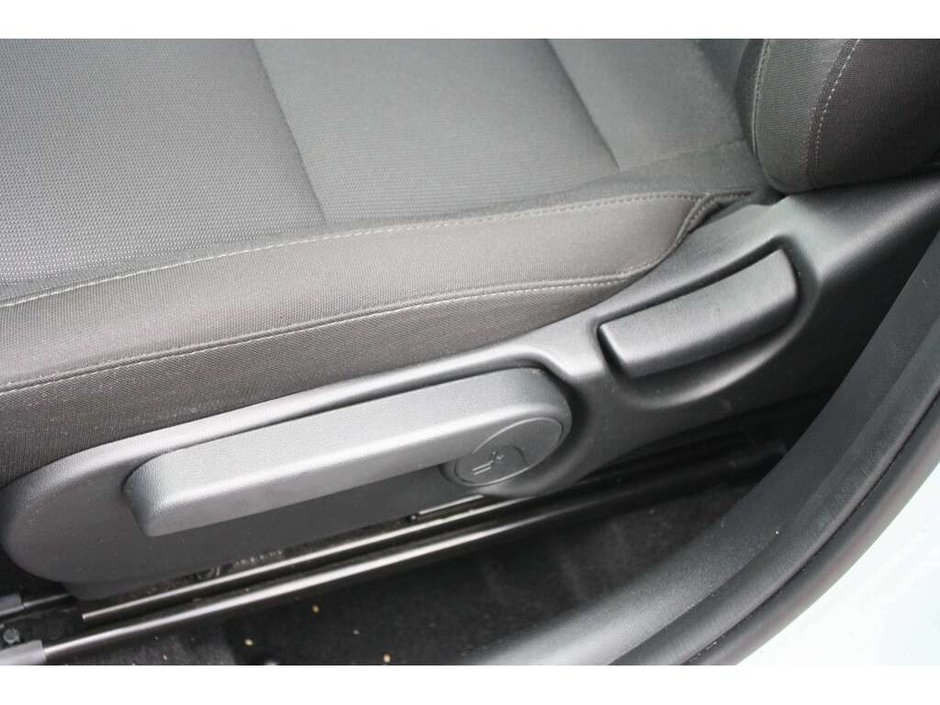 2024 Hyundai Kona 2.0L Preferred-8