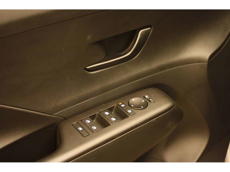 2024 Hyundai Kona 2.0L Preferred-8
