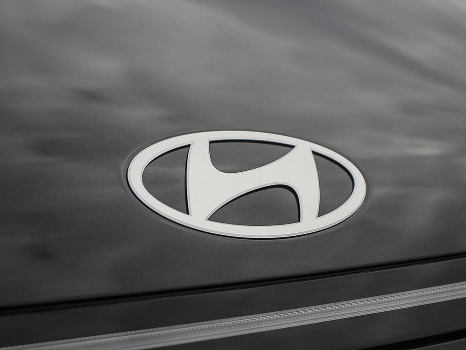 2025 Hyundai Kona Essential-8