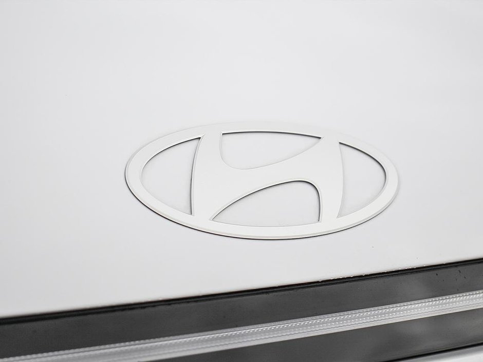 2025 Hyundai Kona Preferred with Trend Pkg-8