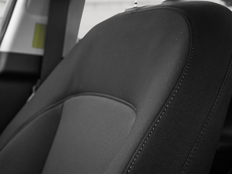 2026 Hyundai Kona Essential-19