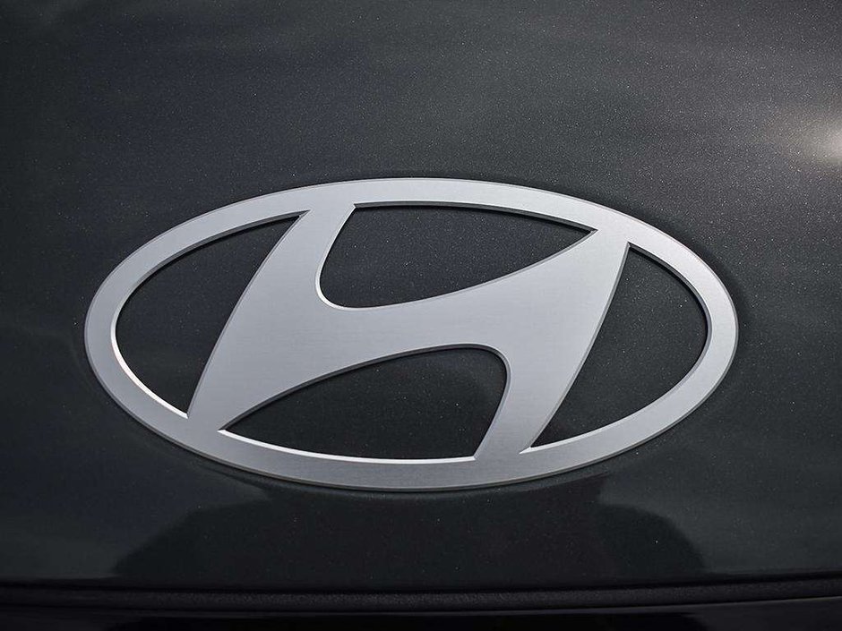 2027 Hyundai Kona Luxury-8