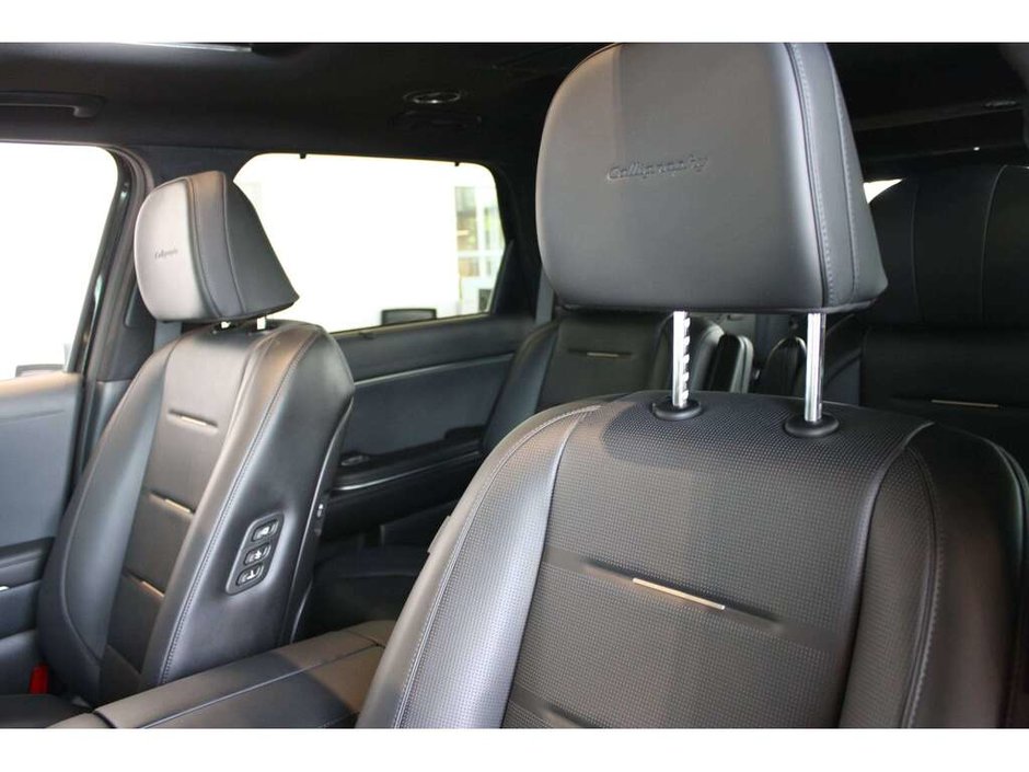 2026 Hyundai Palisade Ultimate Calligraphy 7 Passenger-8