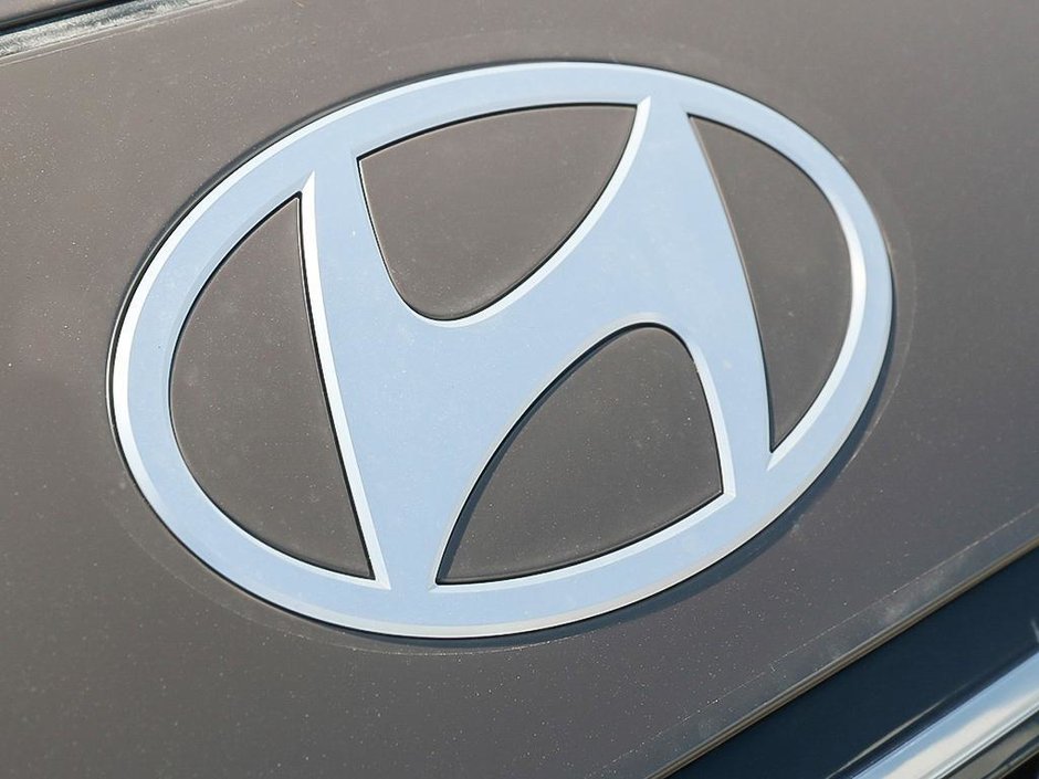 2026 Hyundai Palisade Ultimate Calligraphy 7 Passenger-8