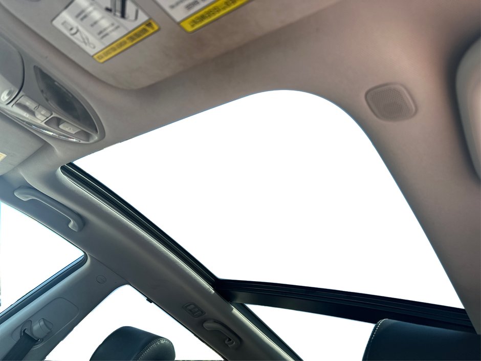 2015 Hyundai Santa Fe XL Limited-16