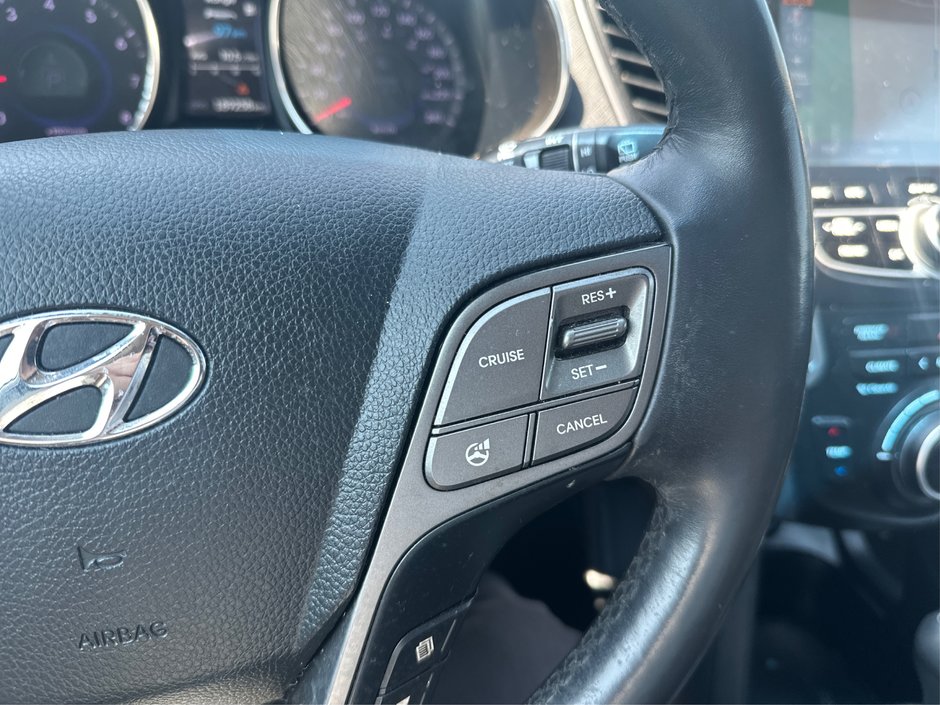 2015 Hyundai Santa Fe XL Limited-22
