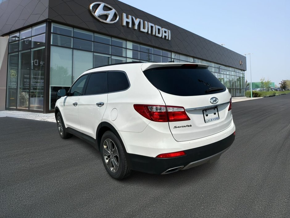 2016 Hyundai Santa Fe XL Base-6