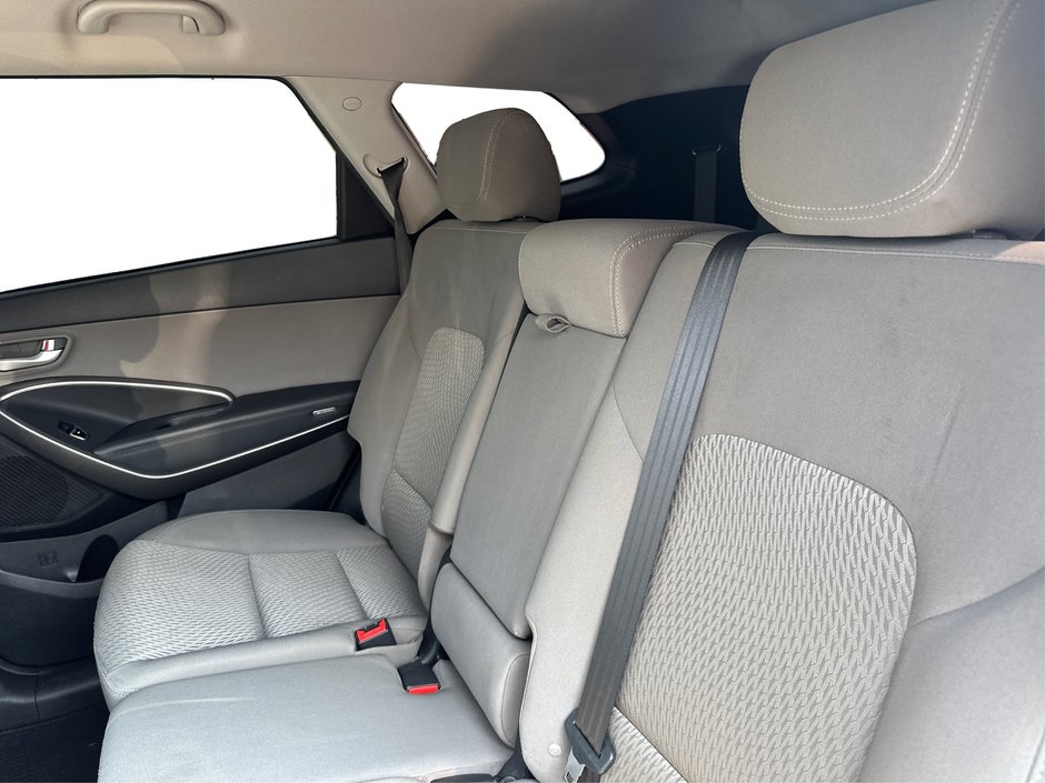 2016 Hyundai Santa Fe XL Base-9