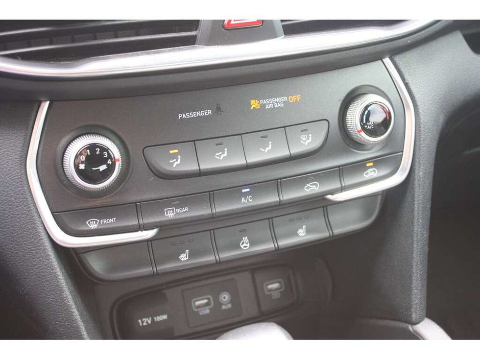 2019 Hyundai Santa Fe Essential-18
