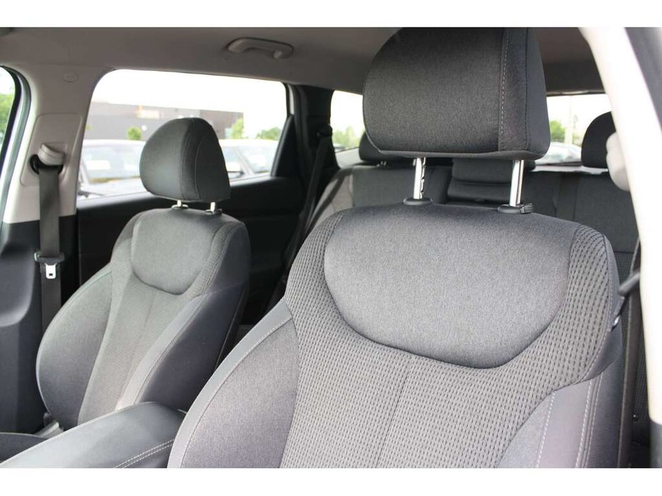 2019 Hyundai Santa Fe Essential-10