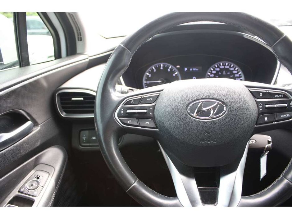 2019 Hyundai Santa Fe Essential-16