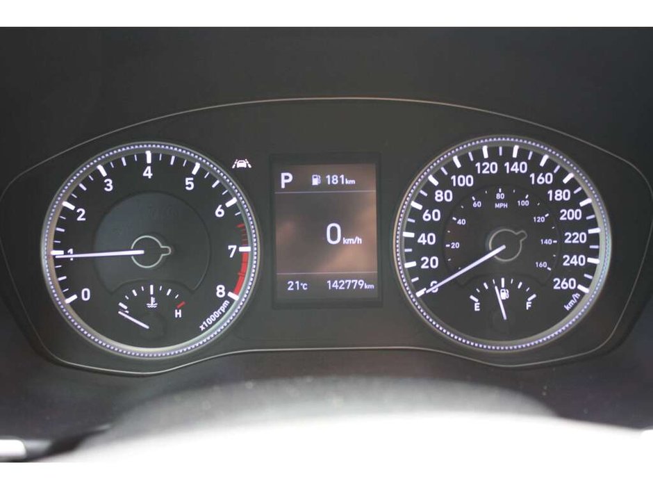 2019 Hyundai Santa Fe Essential-19