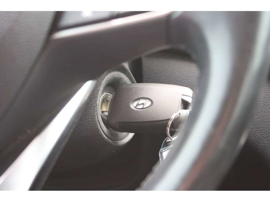2019 Hyundai Santa Fe Essential-14