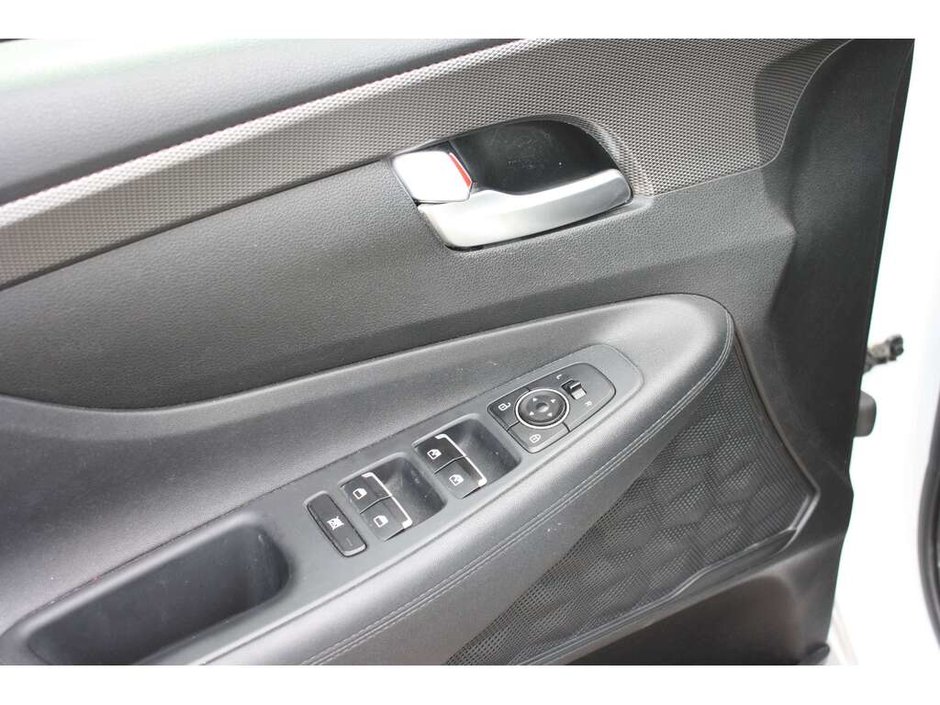 2019 Hyundai Santa Fe Essential-8