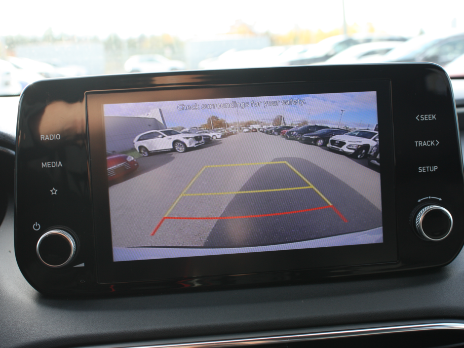 2022 Hyundai Santa Fe Essential-13