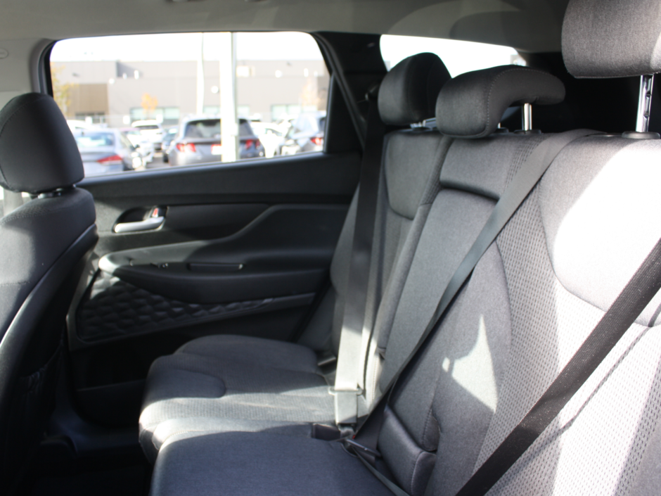 2022 Hyundai Santa Fe Essential-15