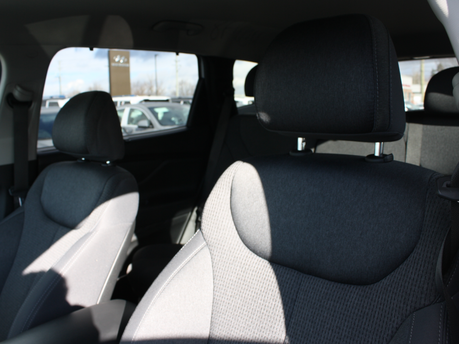 2023 Hyundai Santa Fe Preferred-8