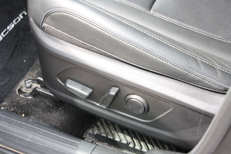 2025 Hyundai Tucson Hybrid Ultimate-9