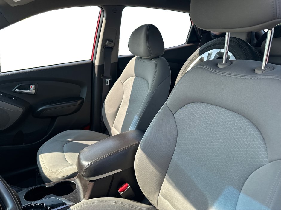 2013 Hyundai Tucson GL-8