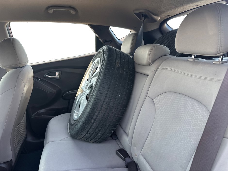 2013 Hyundai Tucson GL-9