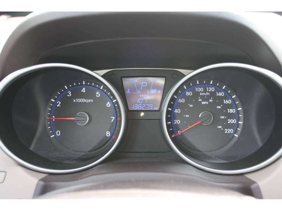 2015 Hyundai Tucson GL-18