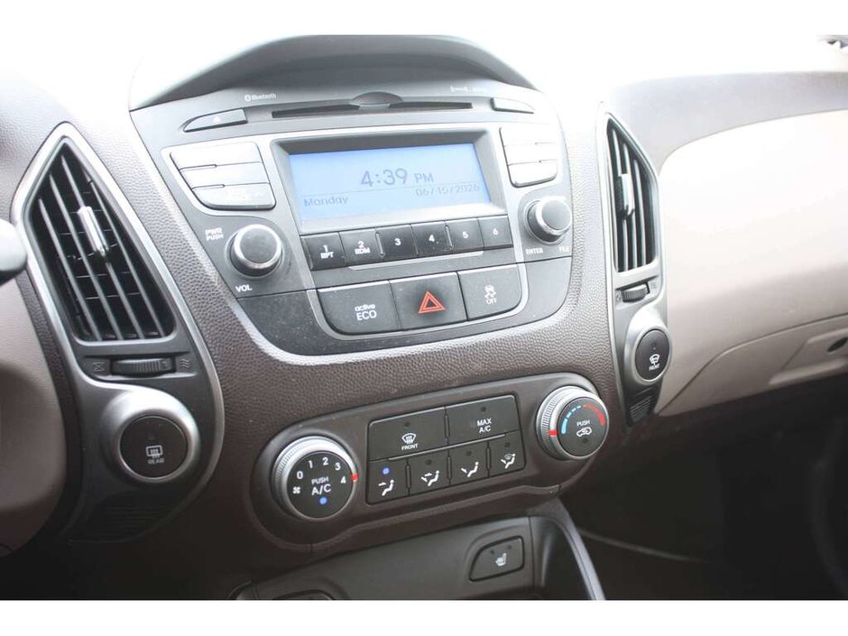 2015 Hyundai Tucson GL-17