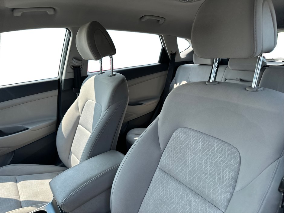 2016 Hyundai Tucson Base-8