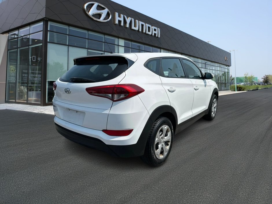 2016 Hyundai Tucson Base-4