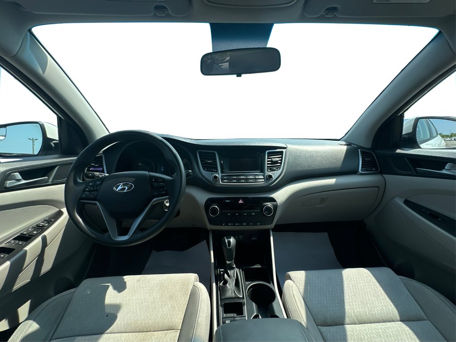 2016 Hyundai Tucson Base-18
