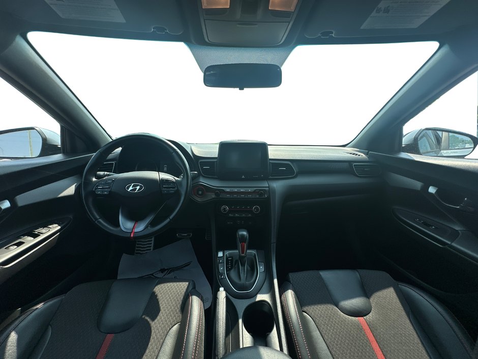 2019 Hyundai Veloster Turbo-17