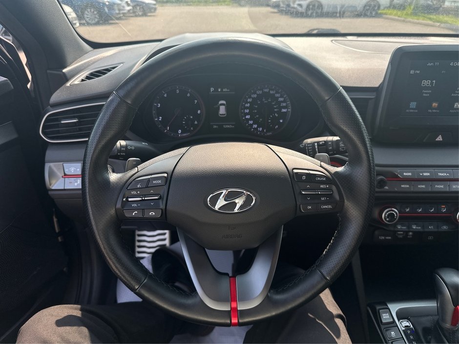 2019 Hyundai Veloster Turbo-13