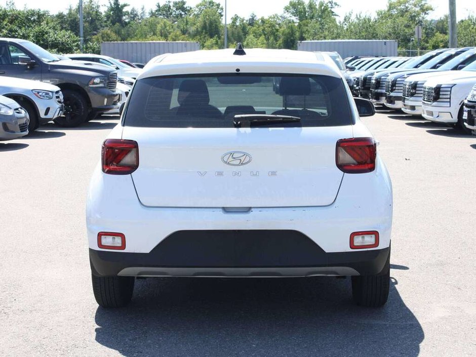 2021 Hyundai Venue Essential-4