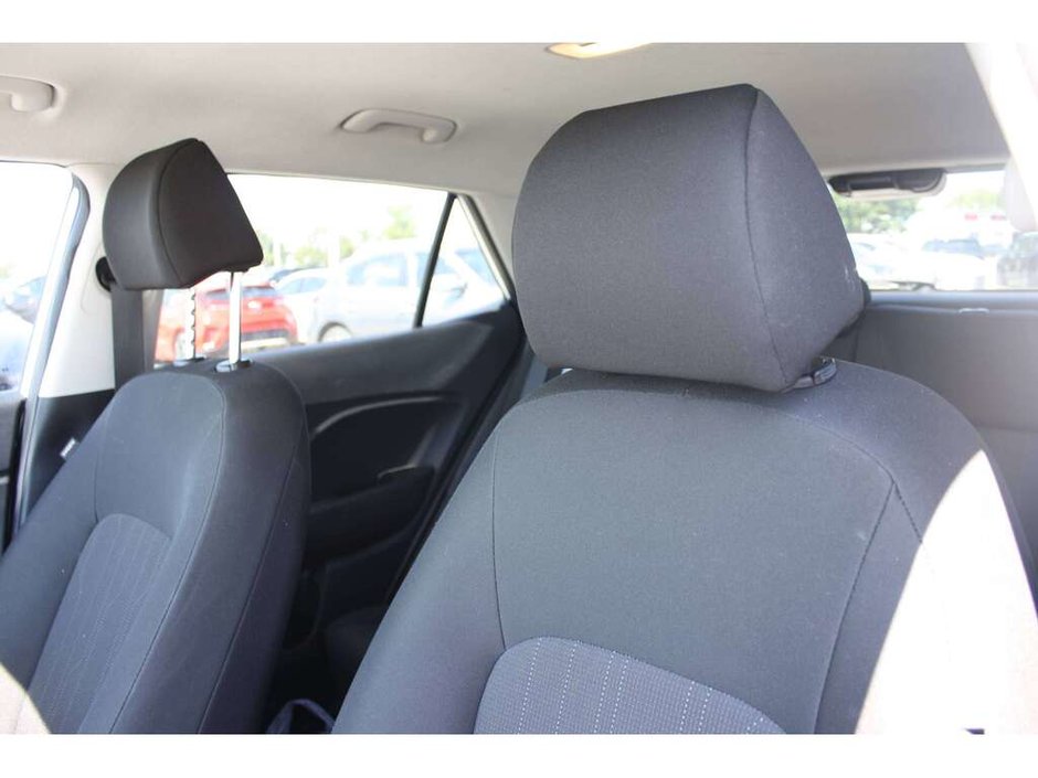 2021 Hyundai Venue Essential-9