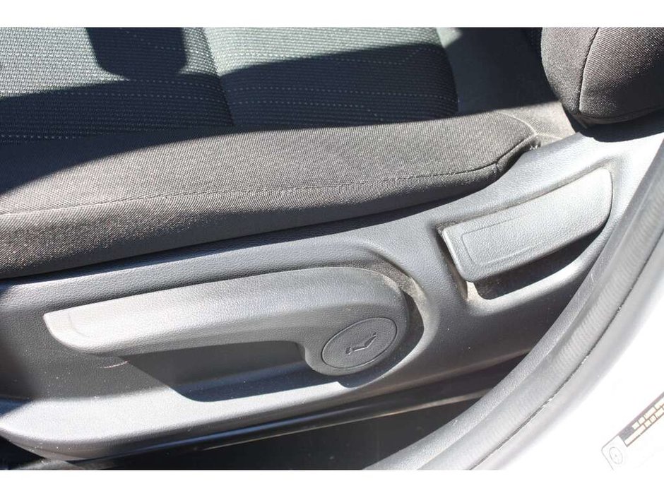 2021 Hyundai Venue Essential-8