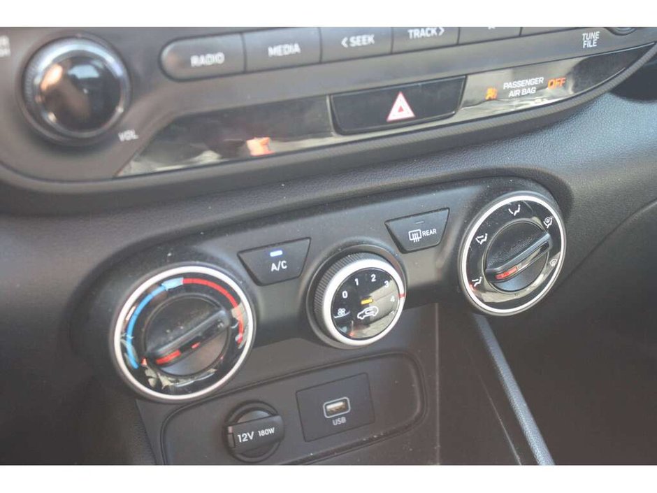 2021 Hyundai Venue Essential-15