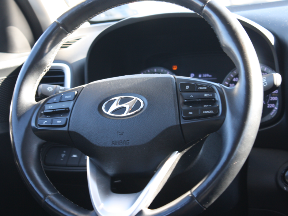 2022 Hyundai Venue Preferred-27