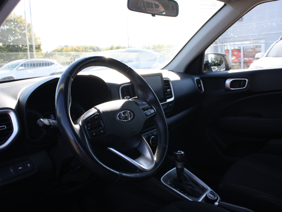 2022 Hyundai Venue Preferred-29