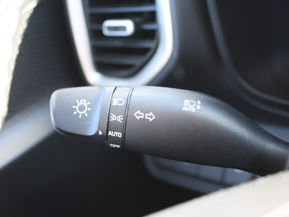 2022 Hyundai Venue Preferred-28