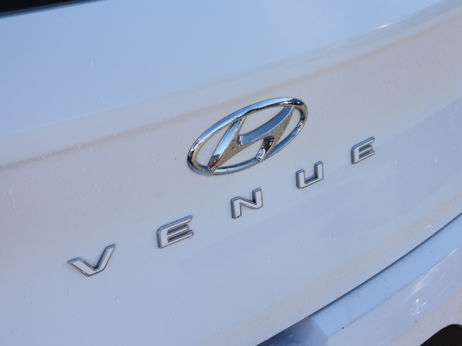 2022 Hyundai Venue Preferred-8