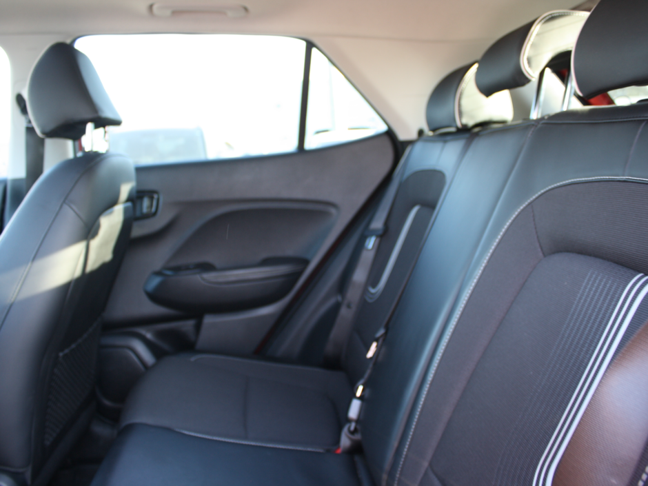 2022 Hyundai Venue Ultimate-25